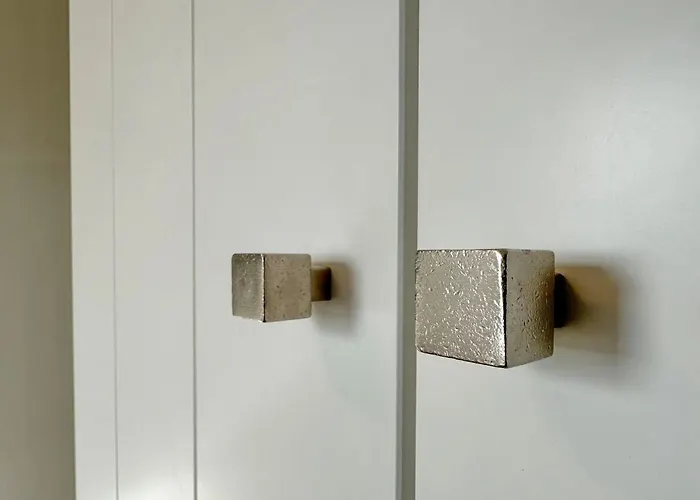 Ebbe Flut, Whg 10 Lägenhet